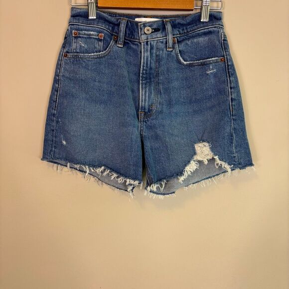 Abercrombie & Fitch 4" Inseam Raw Hem Mom Jean Shorts Size 00 - Picture 1 of 3